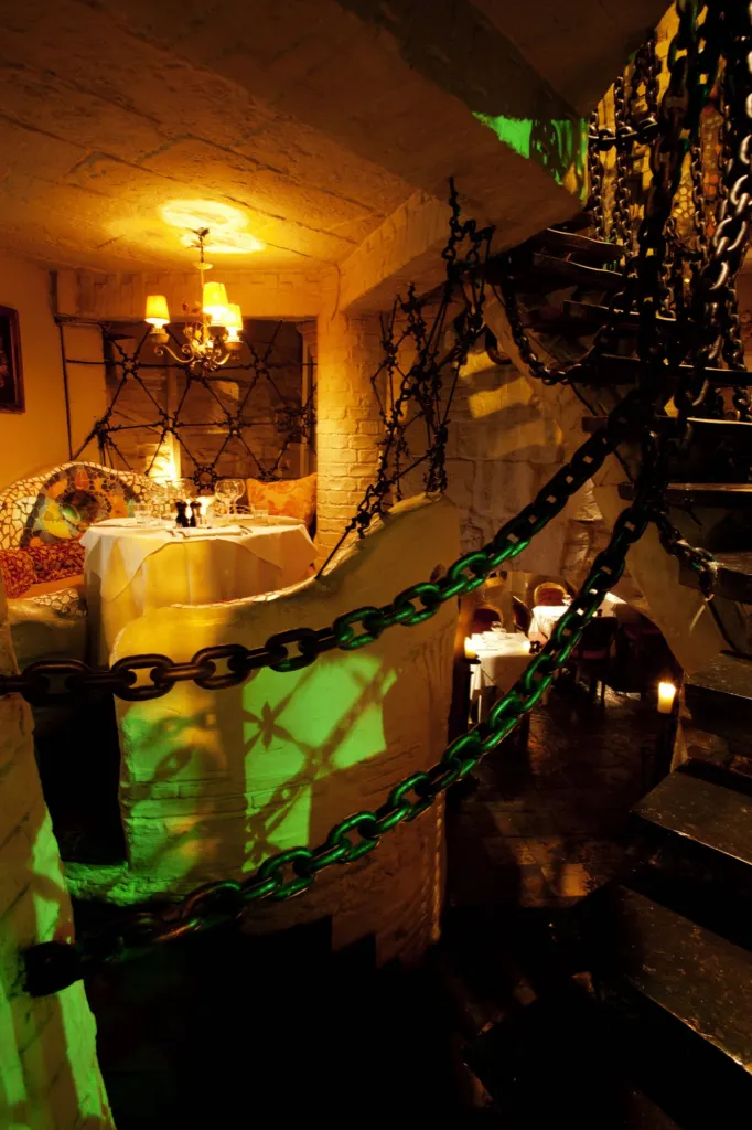 Beach Blanket Babylon — commercial and interiors photograph in London, UK, frame 10 of 44.